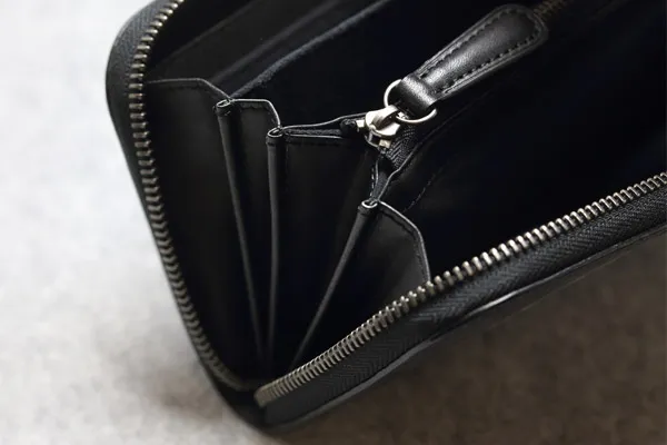 長財布 ネイビー メンズ 内装革の仕様