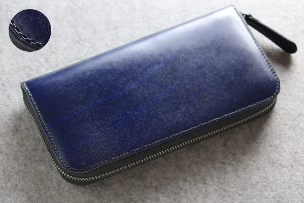 長財布 ネイビー メンズ ステッチの色味