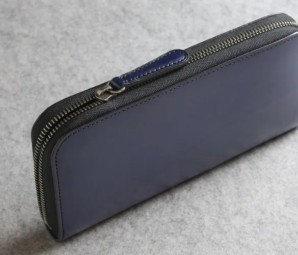 ファスナーの色味